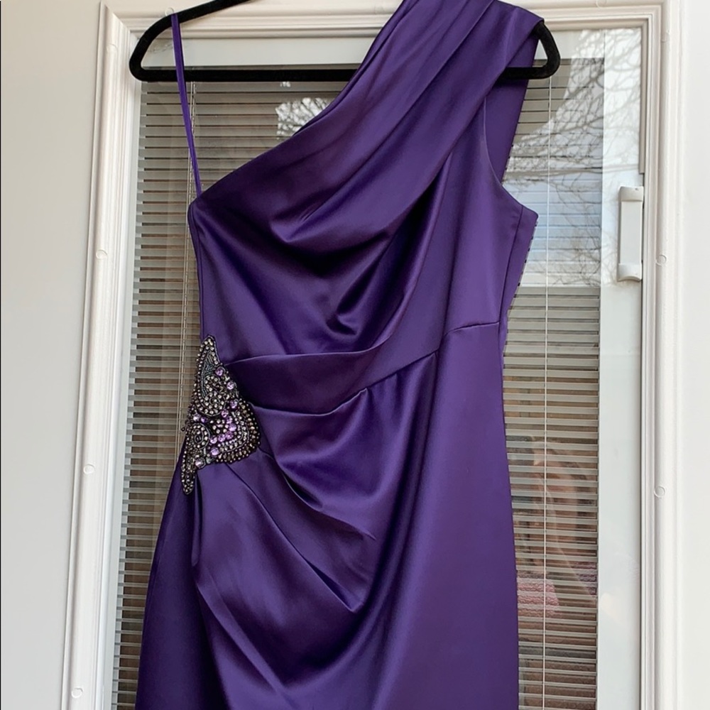 Gorgeous purple one shoulder cocktail dress
